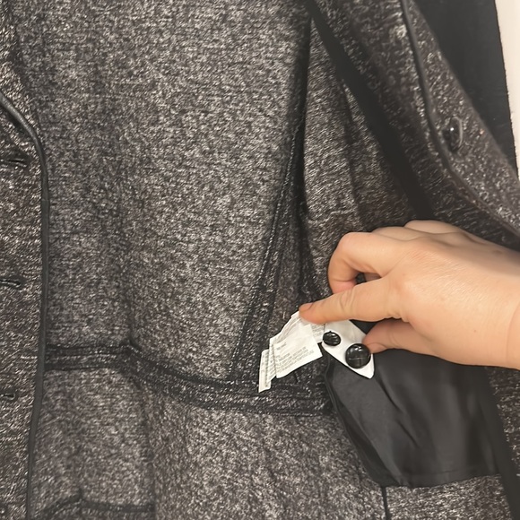 Zara Woolen & faux leather short, warm jacket with beautiful buttons! Size M! - Picture 8 of 9